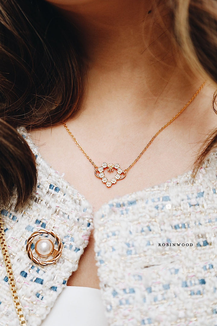 LIMITED DAISY COLLECTION'S : LUCKY DAISY SIGNATURE NECKLACE, ROBINWOOD MASTERPIECES