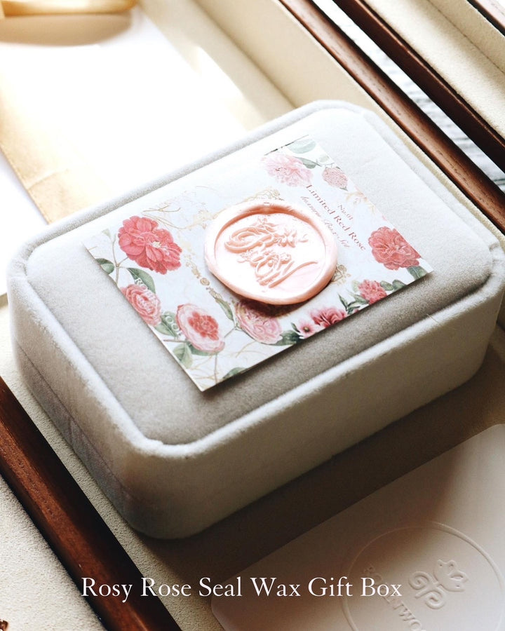 Limited Collection's " Daisy Snowflake Totem, Robinwood Charm