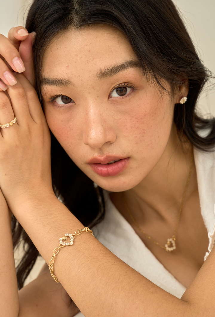 LIMITED DAISY COLLECTION'S : LUCKY DAISY Infinity Bracelet, ROBINWOOD MASTERPIECES