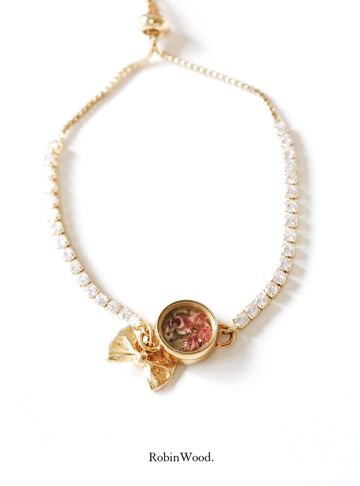 LIMITED VALENTINE COLLECTION'S " KEEPSAKE GOLD  LOCKET & PINK HEATHER FLOWER, MEMORABLE JEWELRY BY ROBINWOOD.