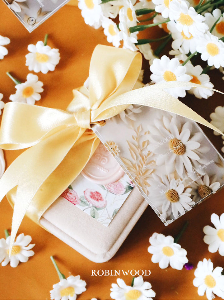 APRIL COLLECTION'S " PAVÉ SOLIDER CHAIN & LUCKY  SUN FLOWER DESIGN " ROBINWOOD