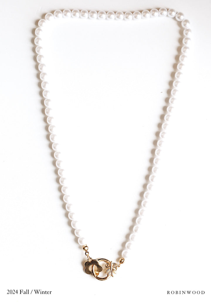 Limited Fall/Winter Collection's " Smile Daisy & King Queen Swarovski Pearl Necklace
