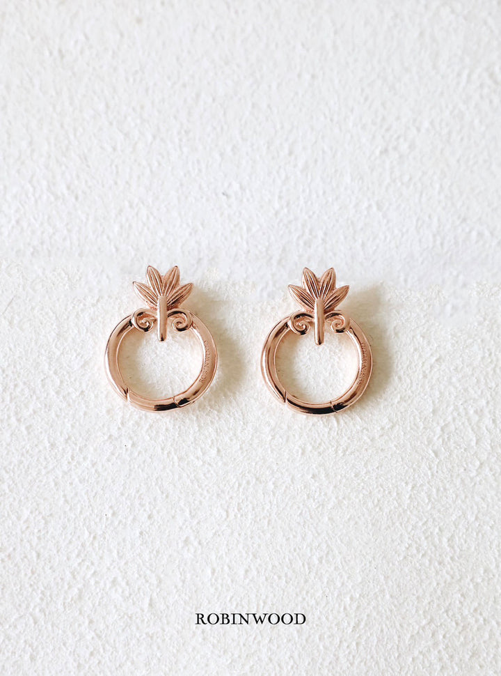 LIMITED COLLECTION'S " KING & QUEEN GOLD EARRINGS ", LUXURY DESIGN  BY ROBINWOOD