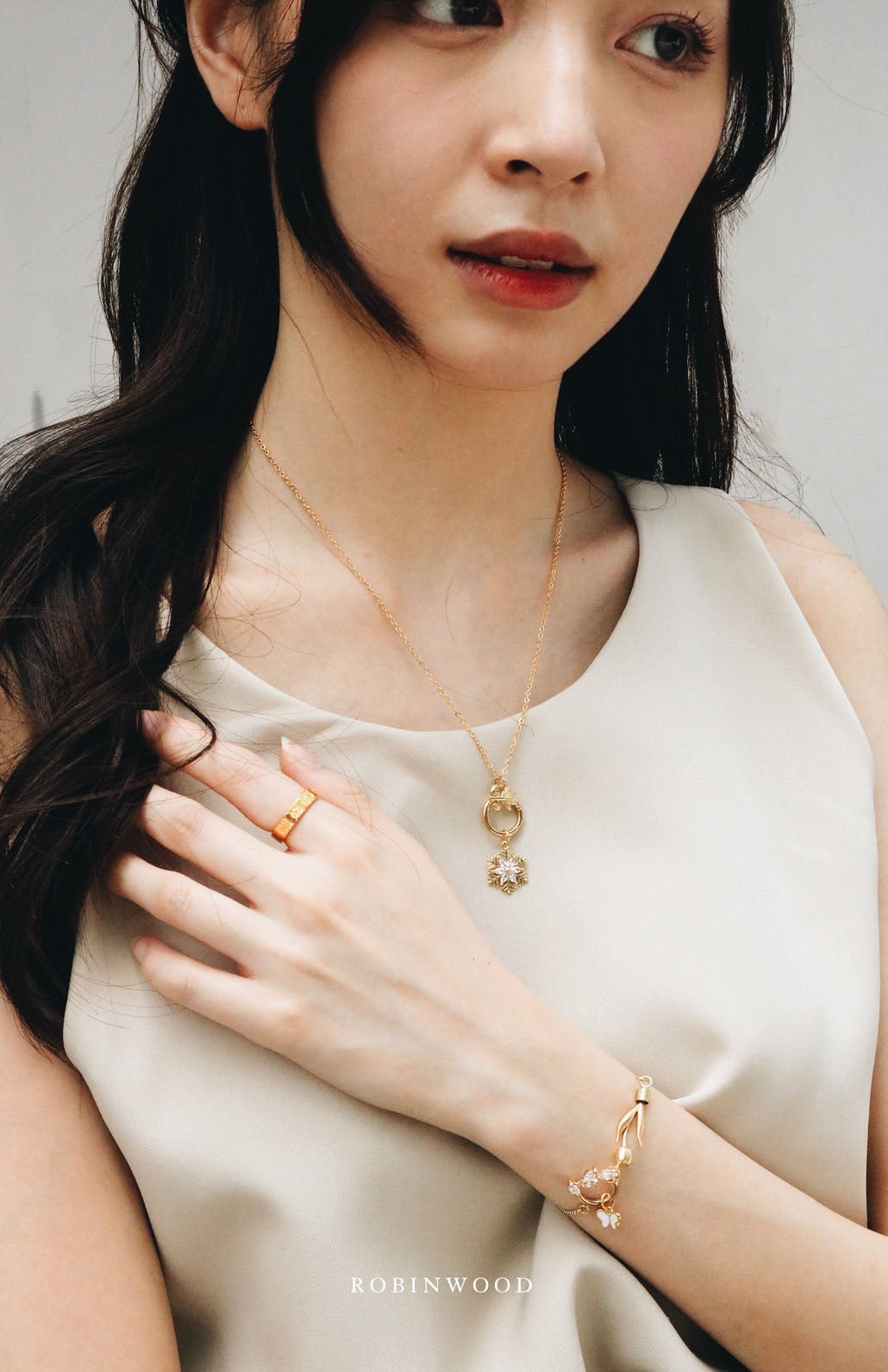 Limited Collection's " Daisy Snowflake Totem, Robinwood Charm