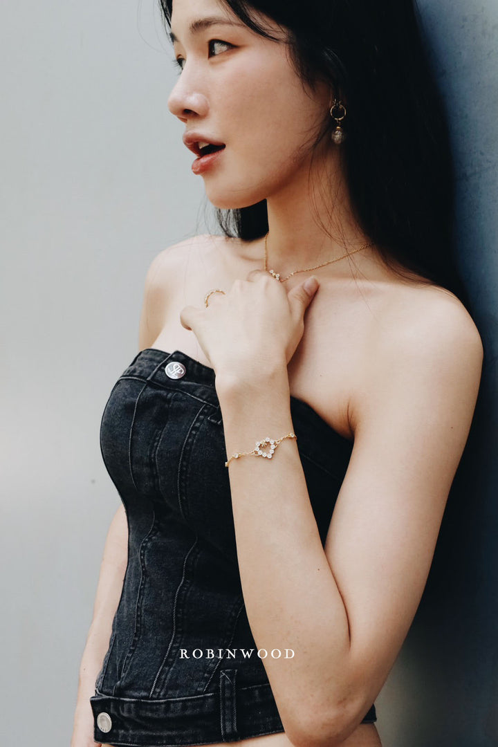 LIMITED DAISY COLLECTION'S : LUCKY DAISY SIGNATURE ADJUSTABLE SIZE BRACELET, ROBINWOOD MASTERPIECES