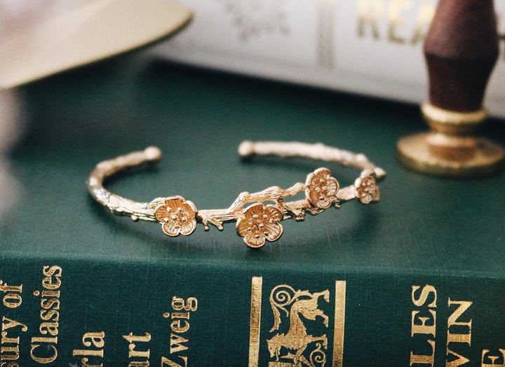 the new 16 K Gold Daisy art design handcraft ( Rare ) adjustable bracelet, Robinwood, ของขวัญที่ออกแบบเองได้, daisy flower