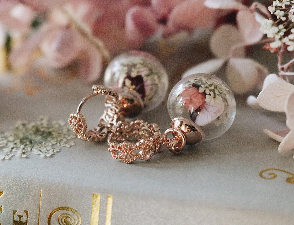 Victoria Belmont Rosegold Earring Design “ White Mixed forest english garden