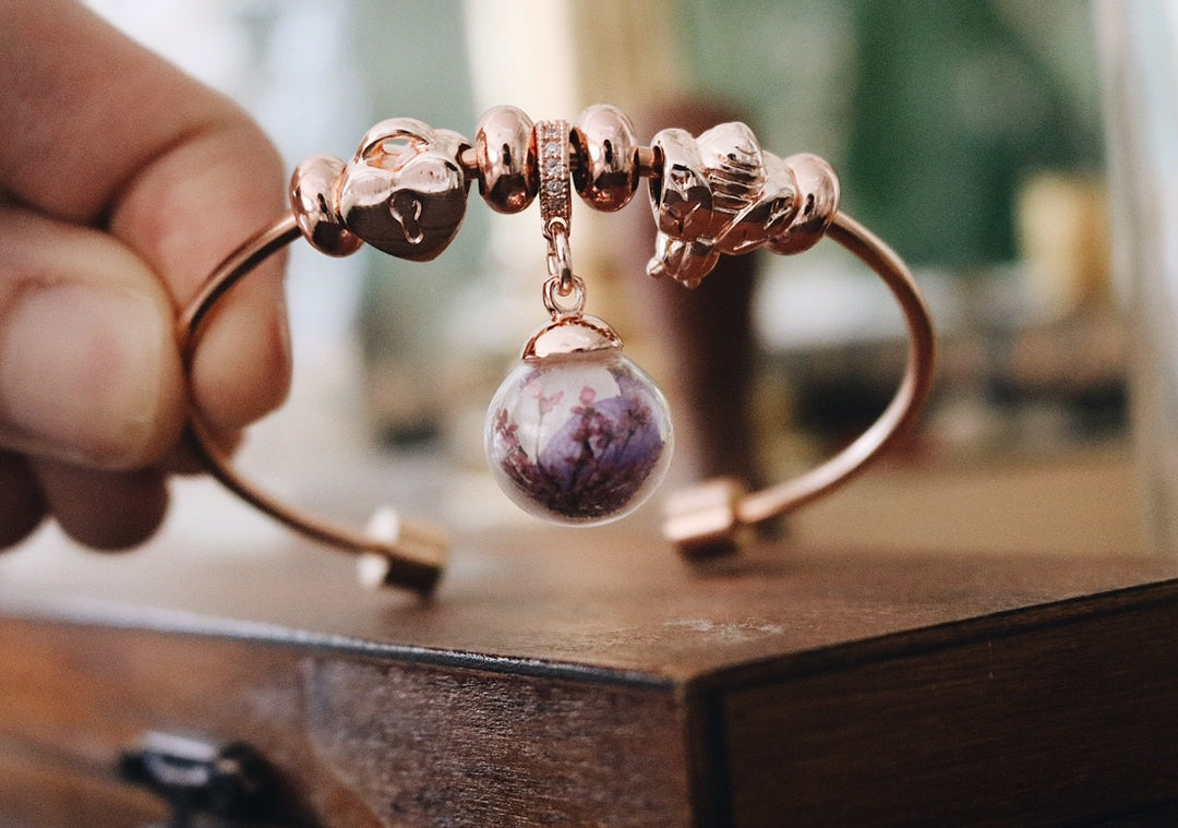 92.5 K RoseGold Classic Design with Violet Garden in Ireland design, Key heart and Bee added, adjustable bracelet, Robinwood, Violet queen anne lace, White lilac flwoer, flower gift