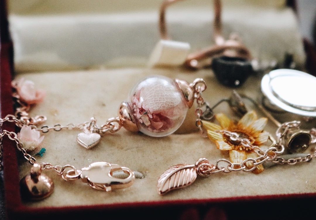 Valentino design with White Hydrangea & Pink Queen Anne Lace flower Rosegold adjustable Bracelet, Robinwood, Craft flower