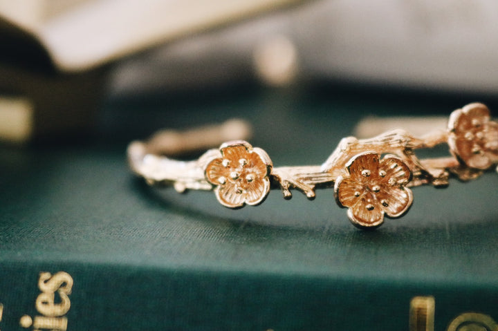 the new 16 K Gold Daisy art design handcraft ( Rare ) adjustable bracelet, Robinwood, ของขวัญที่ออกแบบเองได้, daisy flower