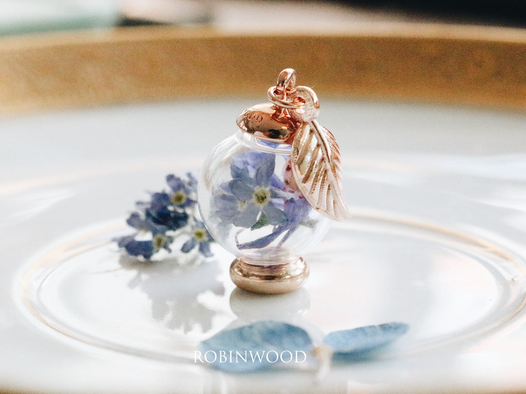 " Friday Lucky Color ", Blue For Get Me Not Design, Robinwood