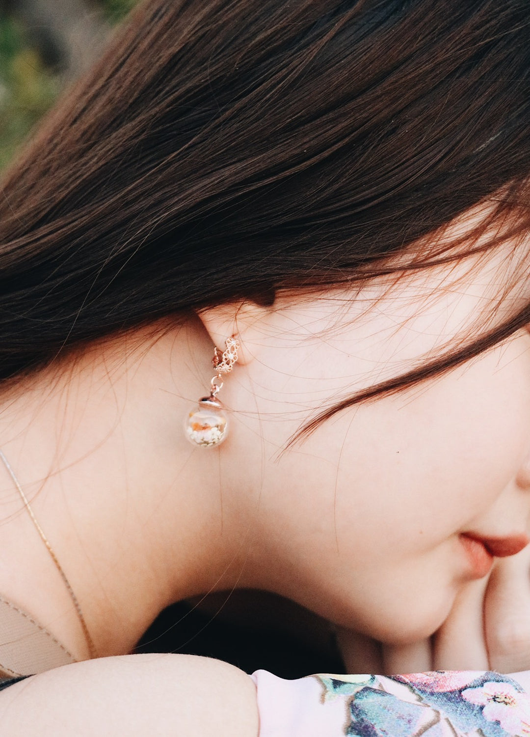 Victoria Belmont Rosegold Earring Design “ White Mixed forest english garden