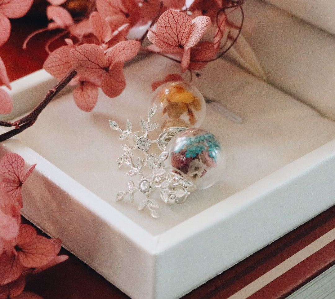 " November Collection's " 92.5 K Sterling Silver Taylor Crystal Leaf Swarovski Clear Diamond, Custom Upside Tone, Robinwood