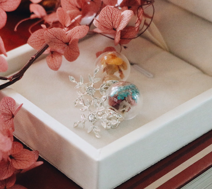 " November Collection's " 92.5 K Sterling Silver Taylor Crystal Leaf Swarovski Clear Diamond, Custom Upside Tone, Robinwood