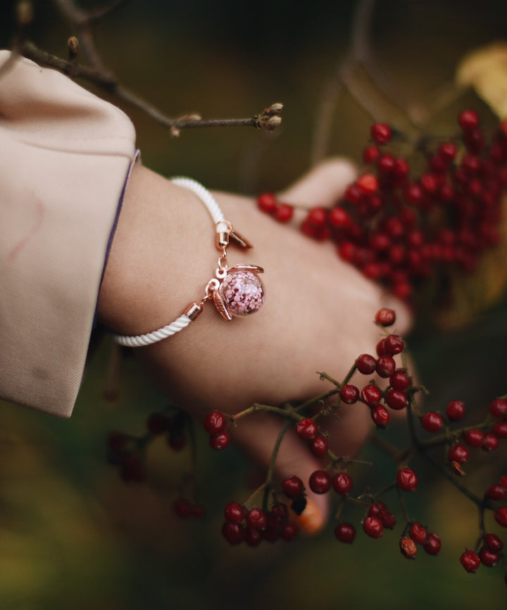 Tulip Rose gold Collection's & Pink Queen Anne Lace Dry flower, White Leather Bracelet, Robinwood, Masterpieces, Discoveryourflower