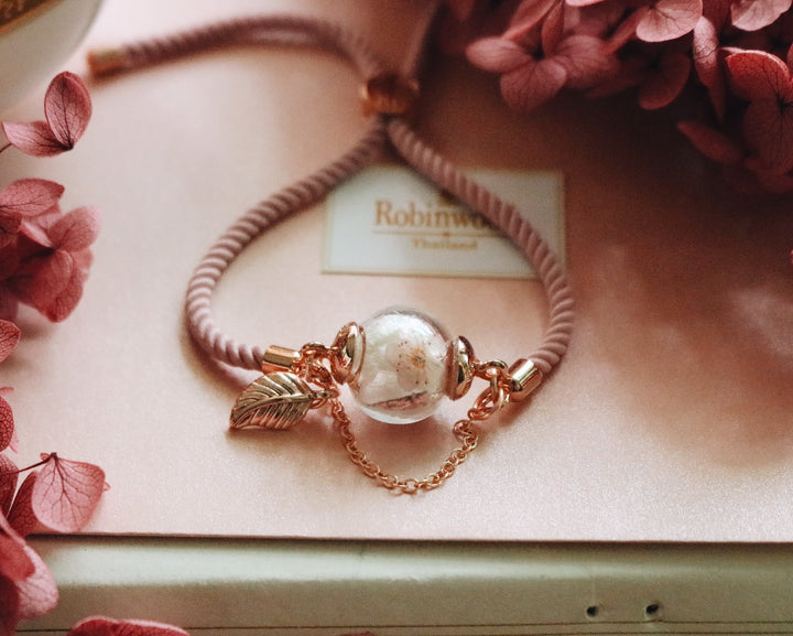 Limited November Series, PONY piny in the Heaven, CLASSIC CHAIN & Pink SATIN Leather, Flower Totem bledning, robinwood, yut sila, ผลงานชิ้นเอก