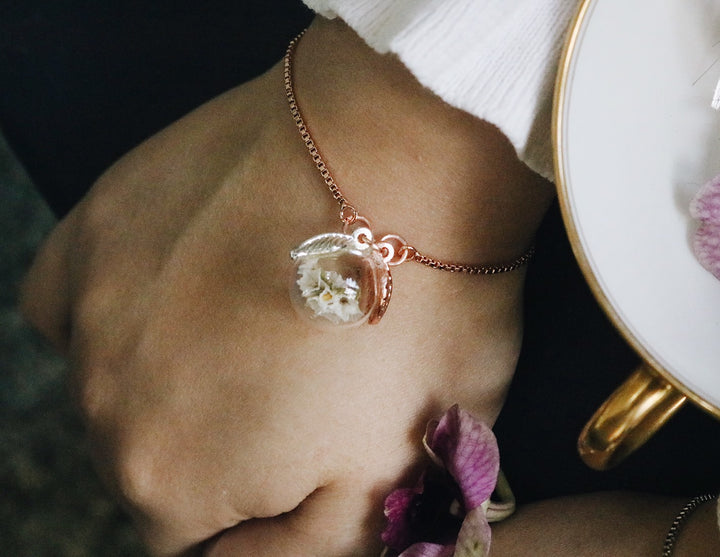 คอลเลกชันเมษายนของ "การออกแบบดอกทิวลิปและฤดูใบไม้ผลิฤดูใบไม้ร่วง" สีที่ไม่ซ้ำกัน, สร้อยข้อมืองูที่มีดอกไม้ที่กำหนดเอง, robinwood, yut sila