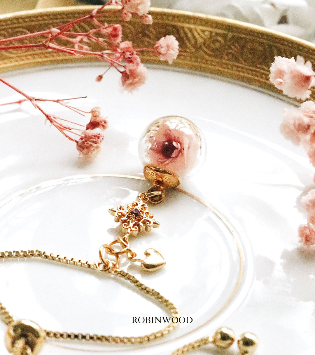 " May Collection's " Poppy Love & Snow Flake Series, Robinwood