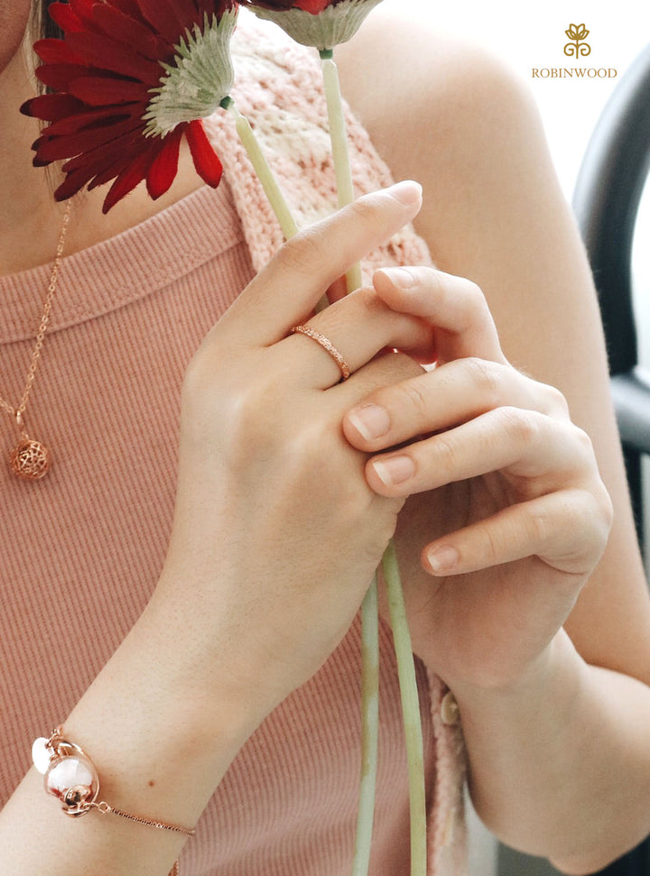 Limited Collection's " Victoria Flower Ring ", Masterpieces By Robinwood, 2022
