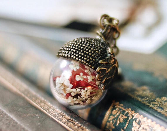 Acorn Nut Necklace, Dream Flower Style , Red Rose , White Queen Anne , Gift For Het , Robinwoodth , FlowerGift , Birthday - robinwood
