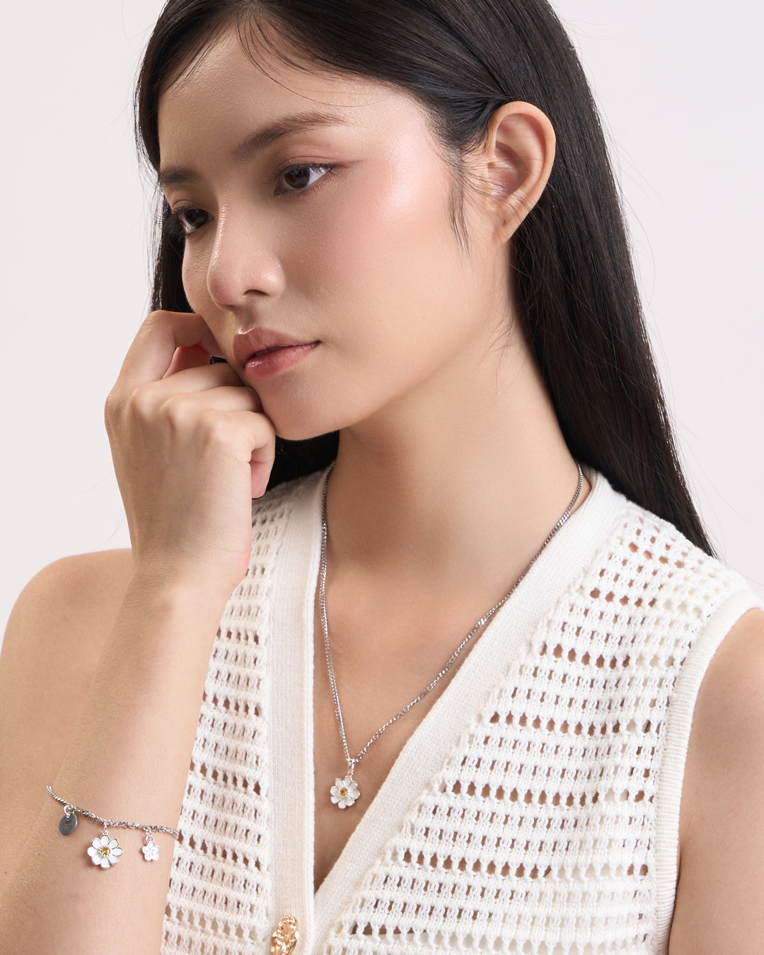 Limited Daisy Collection's : SnowFlake Daisy Signature Hammer Chain Necklace, Robinwood Masterpieces