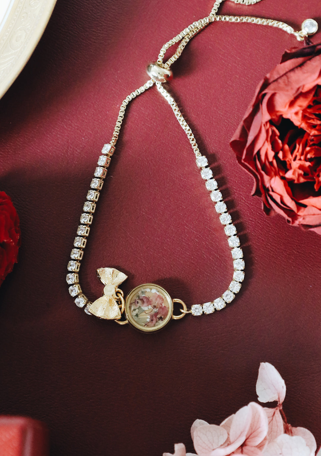 LIMITED VALENTINE COLLECTION'S " KEEPSAKE GOLD  LOCKET & PINK HEATHER FLOWER, MEMORABLE JEWELRY BY ROBINWOOD.