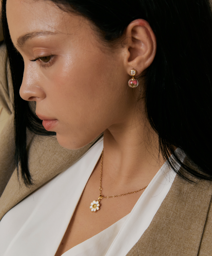 Limited Daisy Collection's : Lucky Daisy Signature Necklace, Robinwood Masterpieces