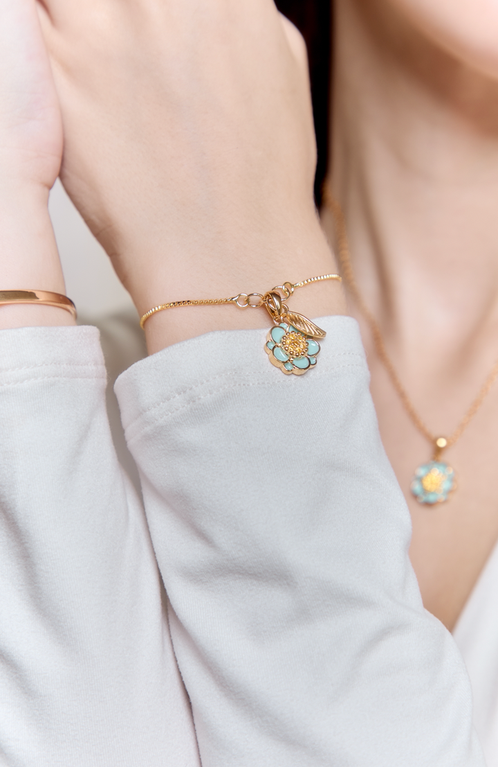" Limited Collection's "  Memorable Forget Me Not Signature Bracelet, Adjustable Size 13 - 19 CM