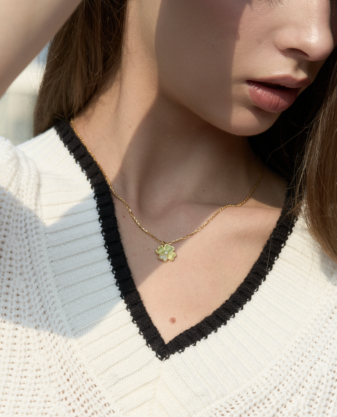 Limited 50pcs Collection's " Pave Light Green, Peridot, Gem of the Sun Clover "14-18 Inches Adjustable Size