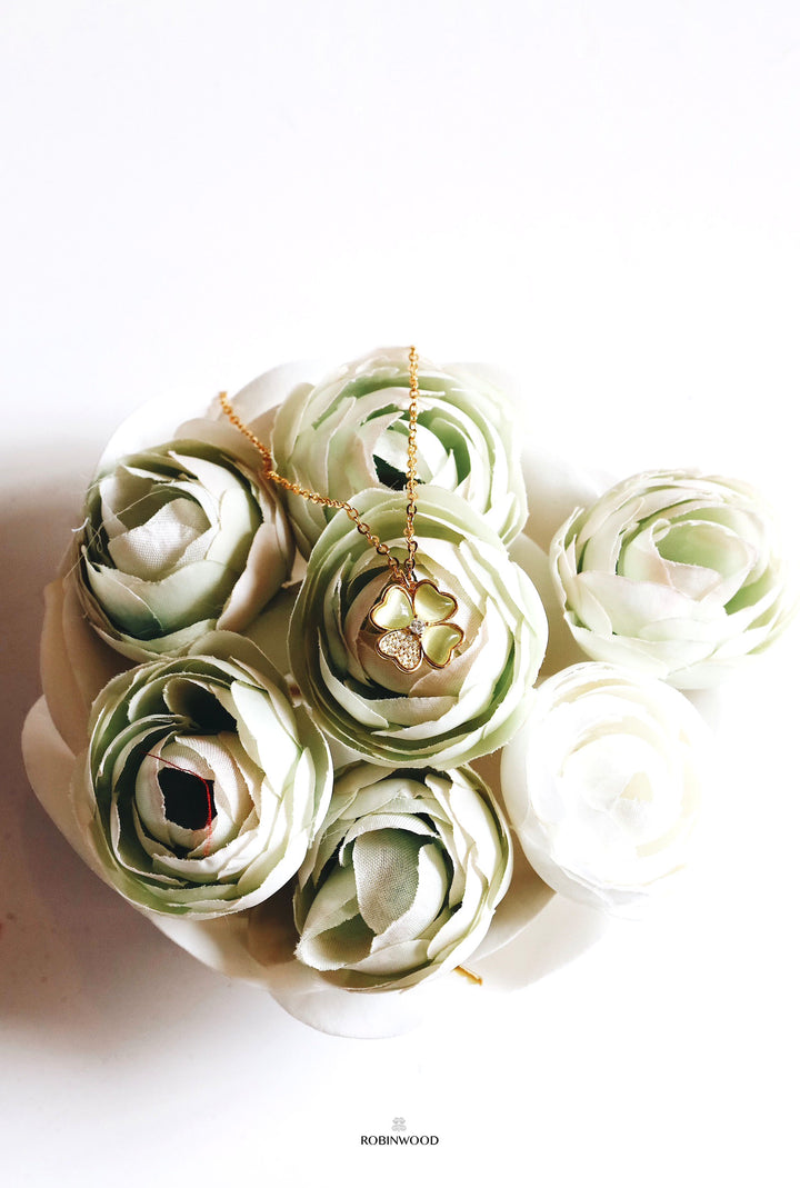 Limited 50pcs Collection's " Pave Light Green, Peridot, Gem of the Sun Clover "14-18 Inches Adjustable Size