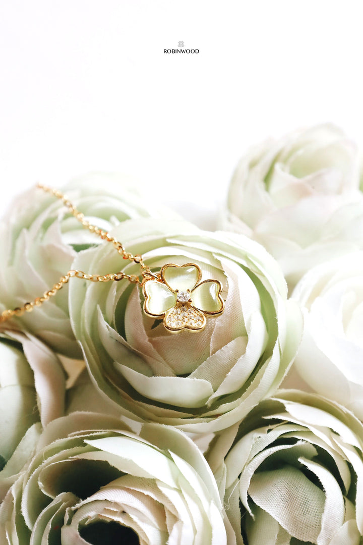 Limited 50pcs Collection's " Pave Light Green, Peridot, Gem of the Sun Clover "14-18 Inches Adjustable Size