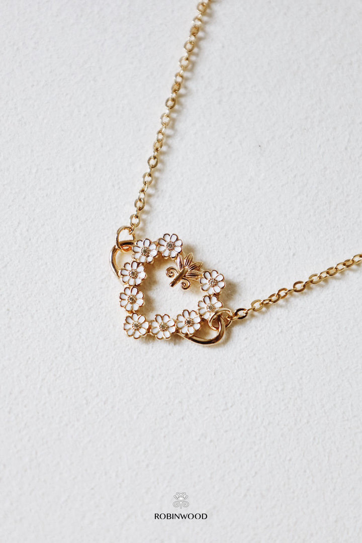 LIMITED DAISY COLLECTION'S : LUCKY DAISY SIGNATURE NECKLACE, ROBINWOOD MASTERPIECES