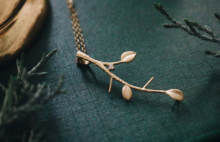 16 K Gold llex Leaf ot Holly Flower Craft Art Blending Necklace, Robinwood, Wonder Craft, unique style, gift for her
