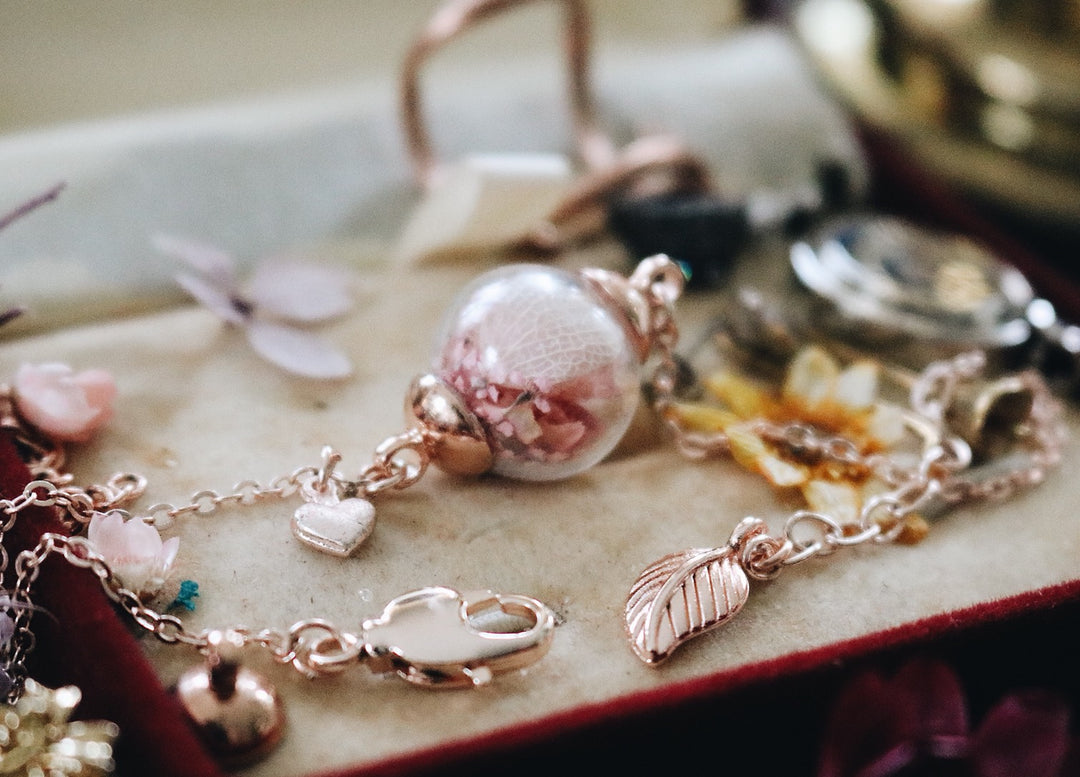 Valentino design with White Hydrangea & Pink Queen Anne Lace flower Rosegold adjustable Bracelet, Robinwood, Craft flower