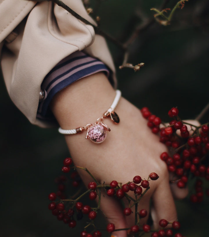 Tulip Rose gold Collection's & Pink Queen Anne Lace Dry flower, White Leather Bracelet, Robinwood, Masterpieces, Discoveryourflower